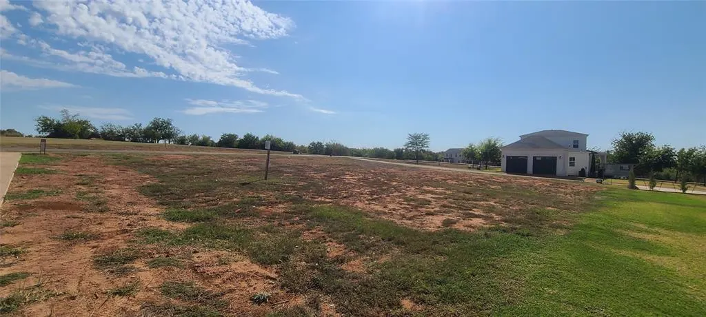 Photo 4 — 18464 Sweetwater Village, Norman, OK 73072