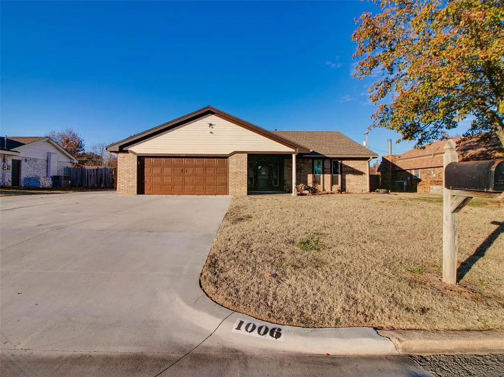 Front exterior — 1006 E 13th Street, Cushing, OK 74023