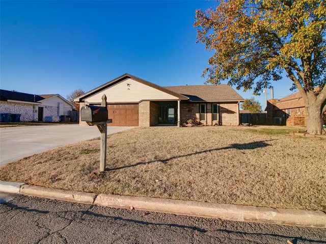 Photo 4 — 1006 E 13th Street, Cushing, OK 74023
