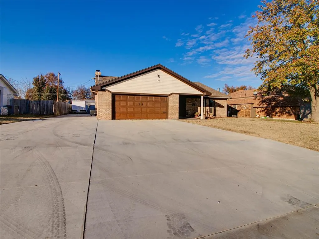 Photo 5 — 1006 E 13th Street, Cushing, OK 74023