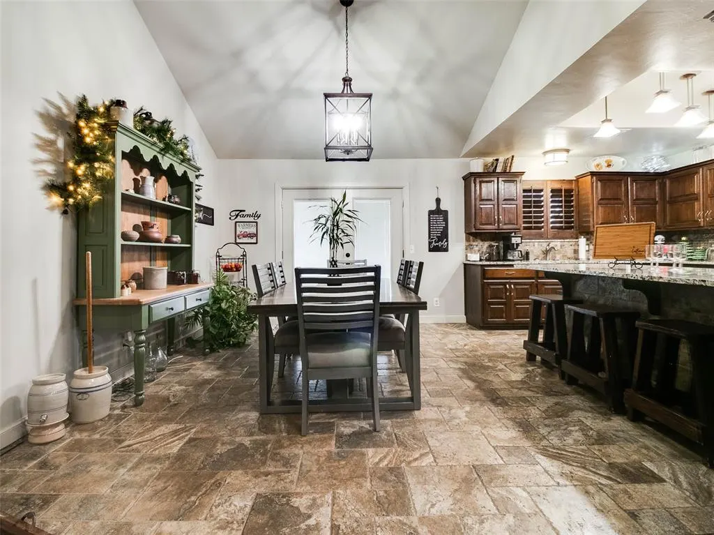 Photo 19 — 1006 E 13th Street, Cushing, OK 74023