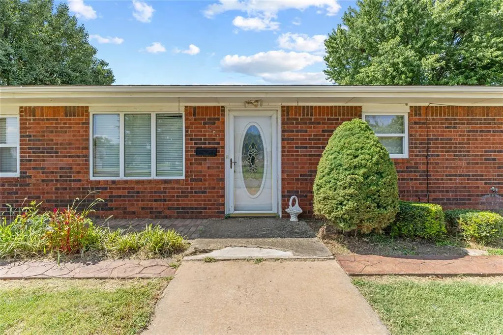 Front exterior — 301 W Locust Street, Fairview, OK 73737