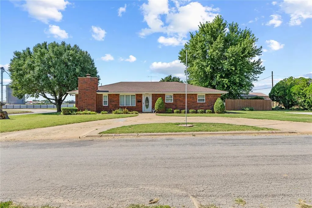 Photo 2 — 301 W Locust Street, Fairview, OK 73737