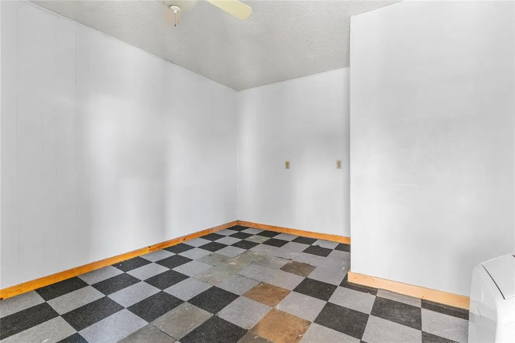 Photo 22 — 301 W Locust Street, Fairview, OK 73737