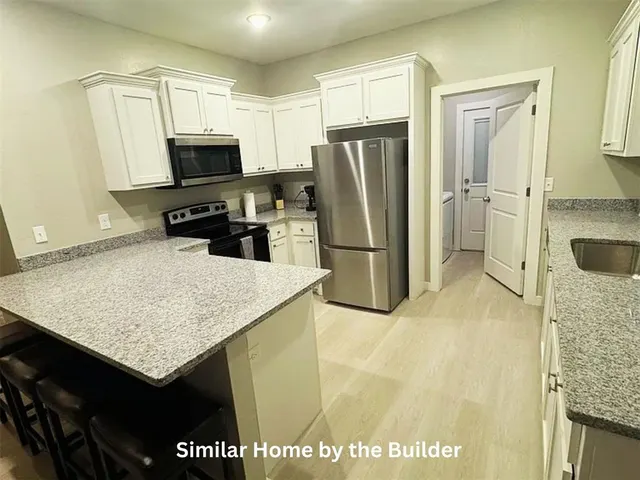 Photo 6 — 2006 Willow Place, Blackwell, OK 74631