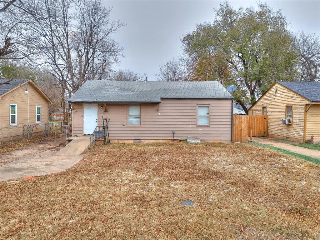 Photo 2 — 3205 SW 20th Street, Oklahoma City, OK 73108