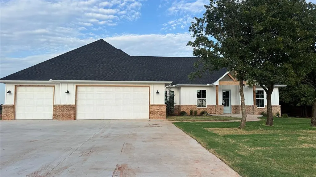Front exterior — 1209 Twin Oaks Drive, Blanchard, OK 73010