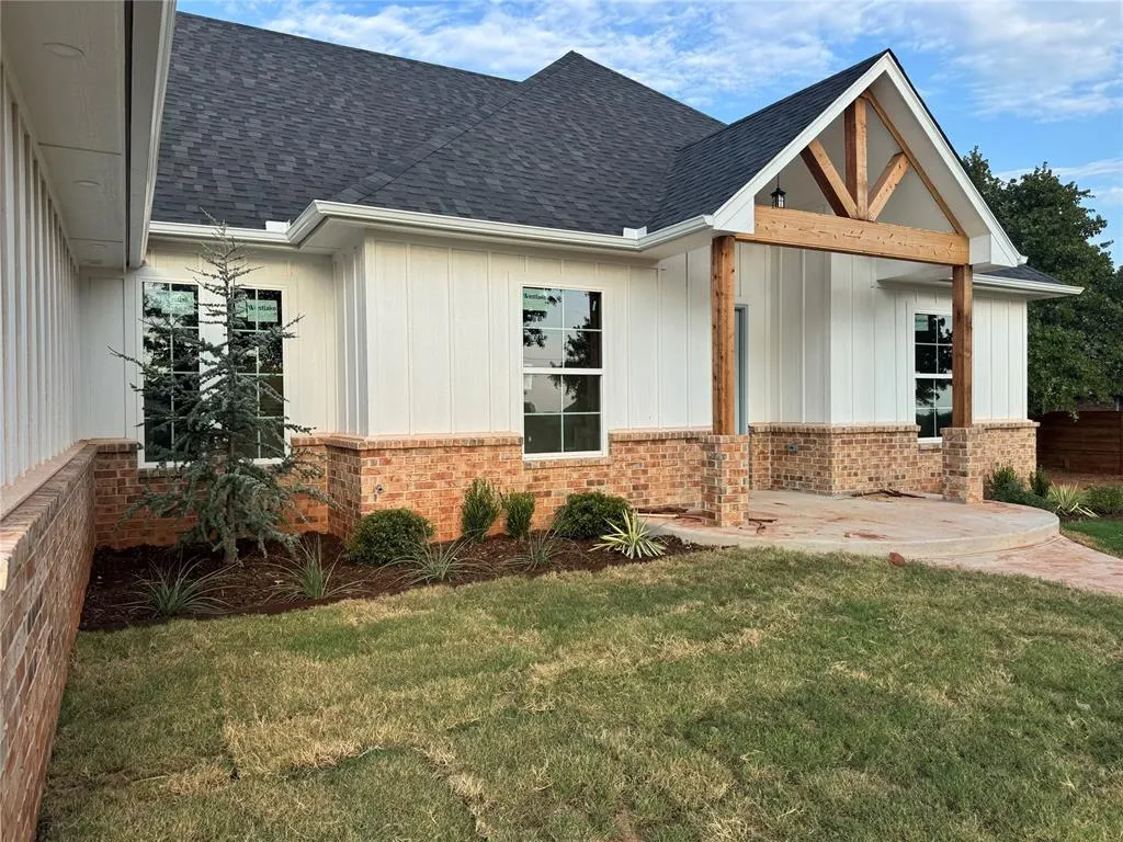Photo 2 — 1209 Twin Oaks Drive, Blanchard, OK 73010