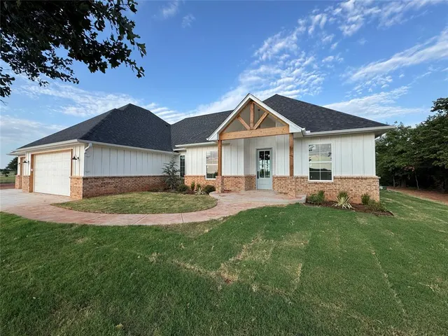 Photo 3 — 1209 Twin Oaks Drive, Blanchard, OK 73010