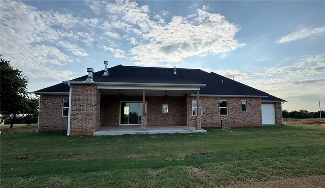 Photo 4 — 1209 Twin Oaks Drive, Blanchard, OK 73010