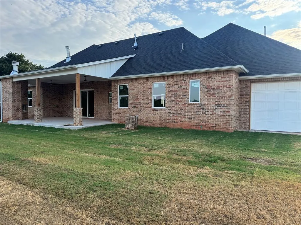 Photo 5 — 1209 Twin Oaks Drive, Blanchard, OK 73010