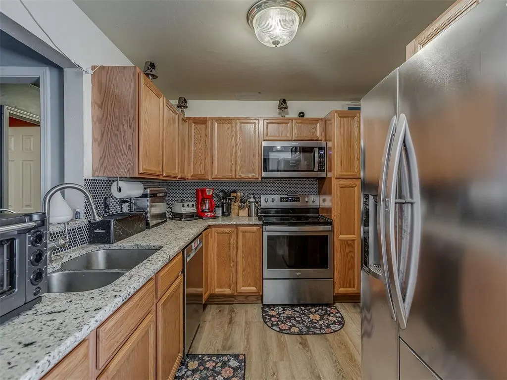 Photo 3 — 921 NE 83rd Street, Oklahoma City, OK 73114