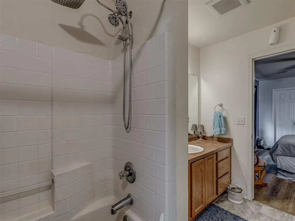Photo 10 — 921 NE 83rd Street, Oklahoma City, OK 73114