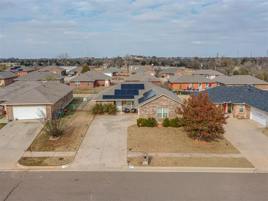 Photo 16 — 921 NE 83rd Street, Oklahoma City, OK 73114