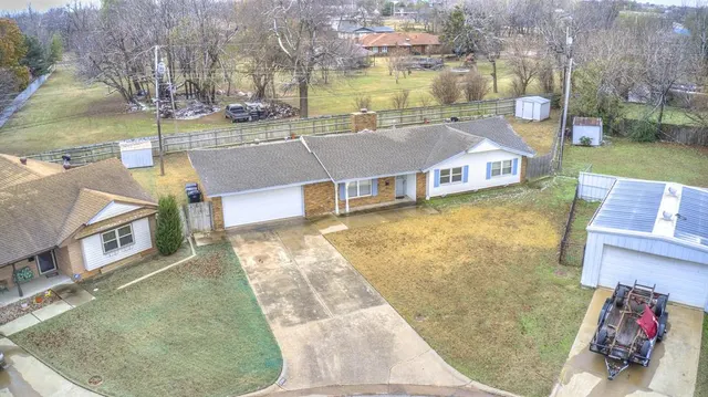 Photo 2 — 6309 S Francis Avenue, Oklahoma City, OK 73139