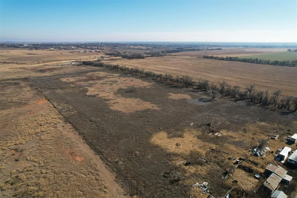 Front exterior — N 1860 Road, Sayre, OK 73662