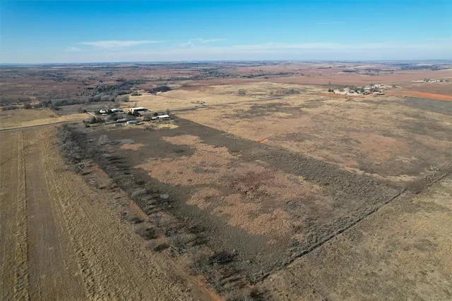 Photo 4 — N 1860 Road, Sayre, OK 73662