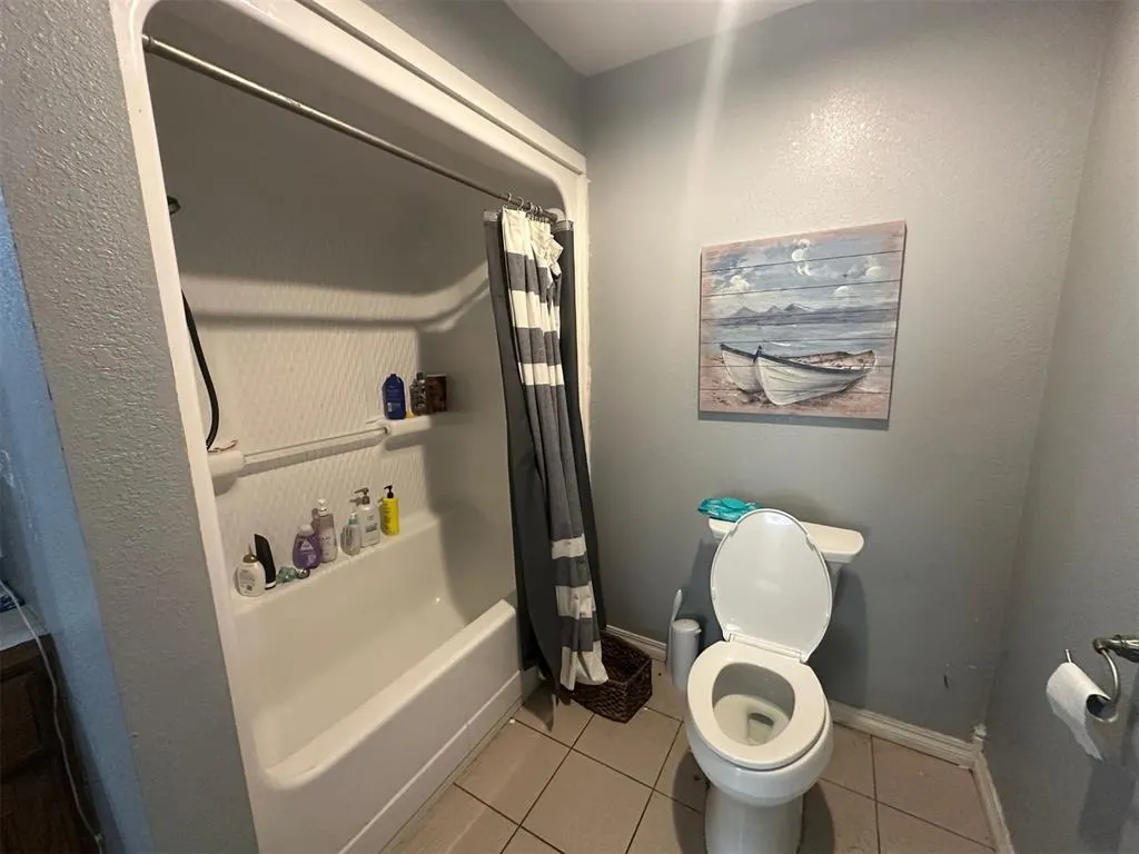 Photo 10 — 802 W Gentry Avenue, Henryetta, OK 74437
