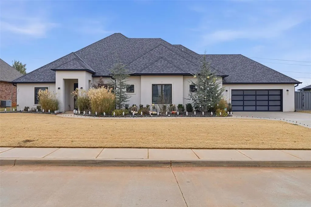 Photo 2 — 348 Saint Claire Drive, Edmond, OK 73025