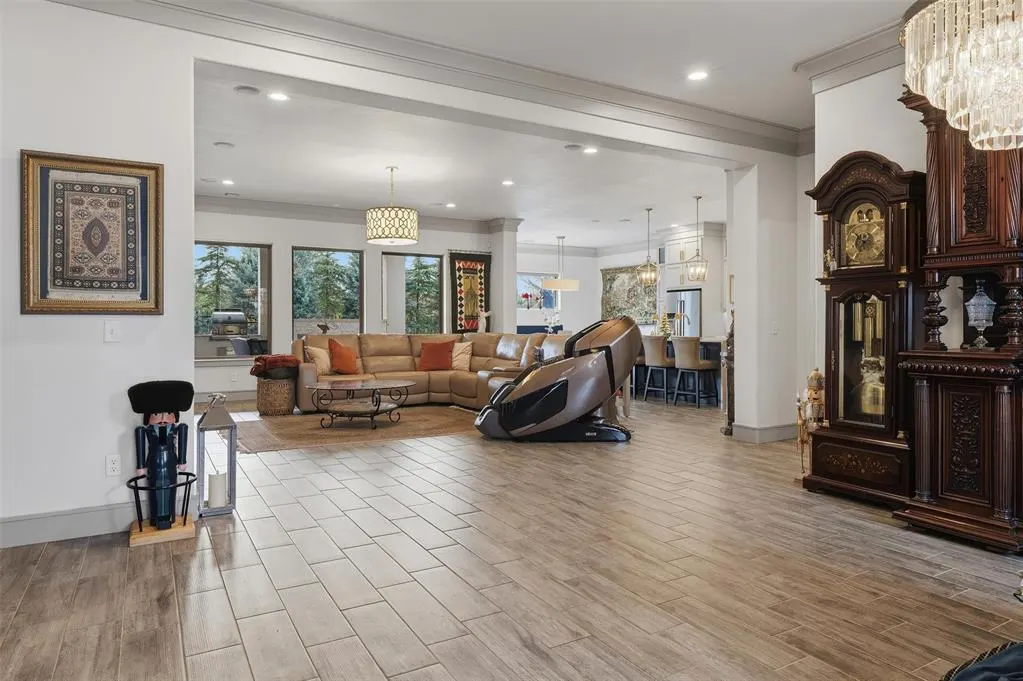 Photo 8 — 348 Saint Claire Drive, Edmond, OK 73025