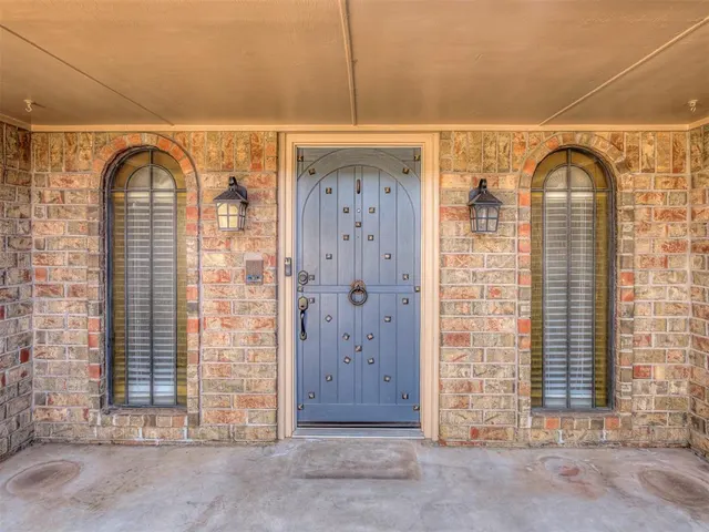 Photo 2 — 9908 S Youngs Lane, Oklahoma City, OK 73159