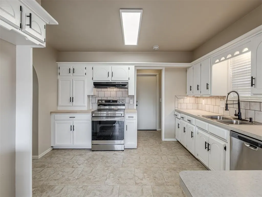 Photo 9 — 9908 S Youngs Lane, Oklahoma City, OK 73159