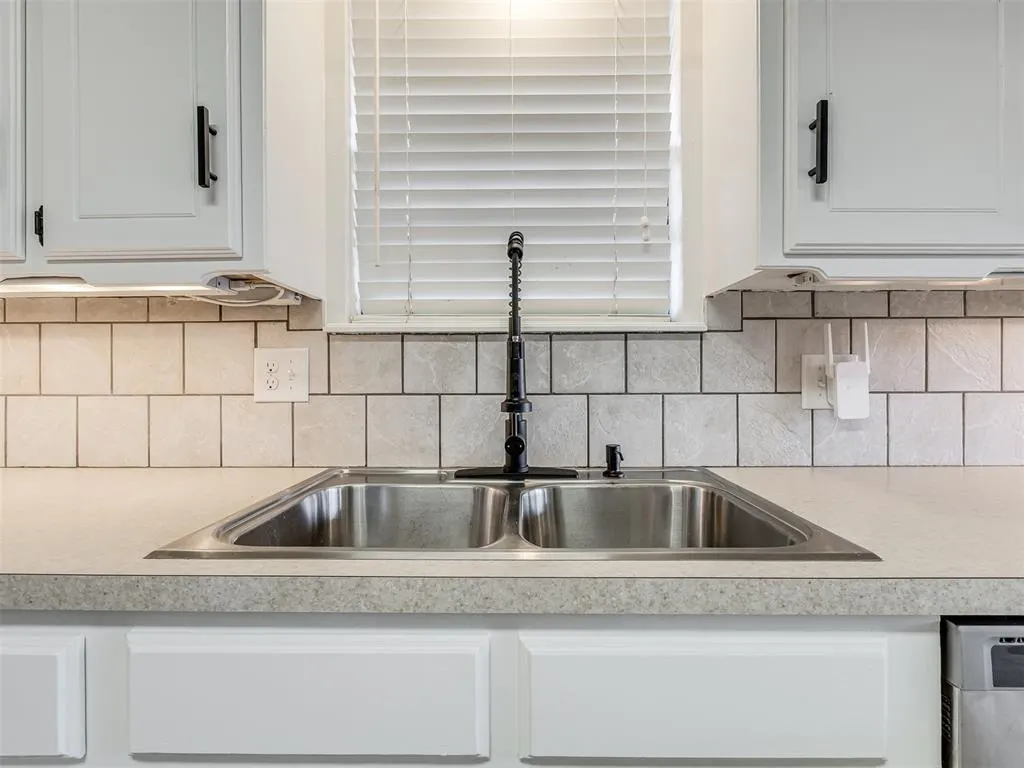 Photo 12 — 9908 S Youngs Lane, Oklahoma City, OK 73159