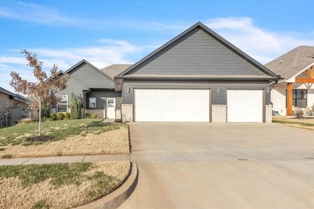 Photo 2 — 7309 NW 158th Street, Edmond, OK 73013