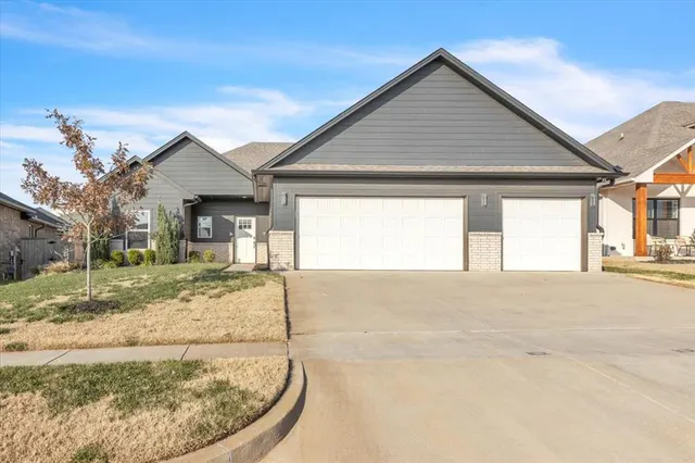 Photo 2 — 7309 NW 158th Street, Edmond, OK 73013