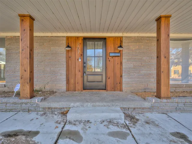 Photo 2 — 807 Amity Lane, El Reno, OK 73036