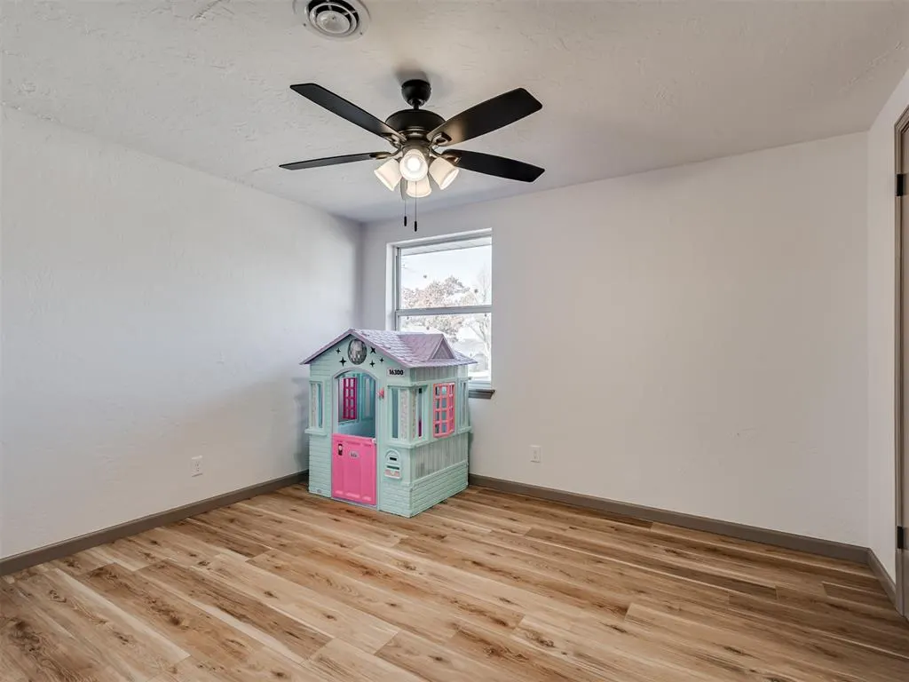 Photo 25 — 807 Amity Lane, El Reno, OK 73036