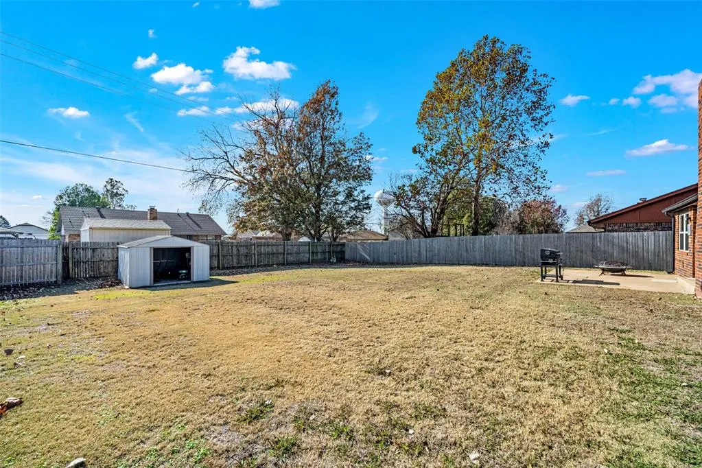 Photo 3 — 512 Wood Hollow Lane, Moore, OK 73160