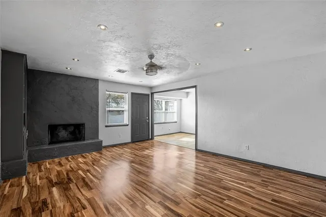 Photo 5 — 512 Wood Hollow Lane, Moore, OK 73160