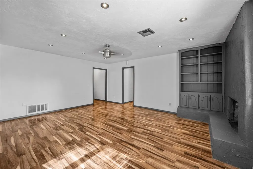 Photo 6 — 512 Wood Hollow Lane, Moore, OK 73160