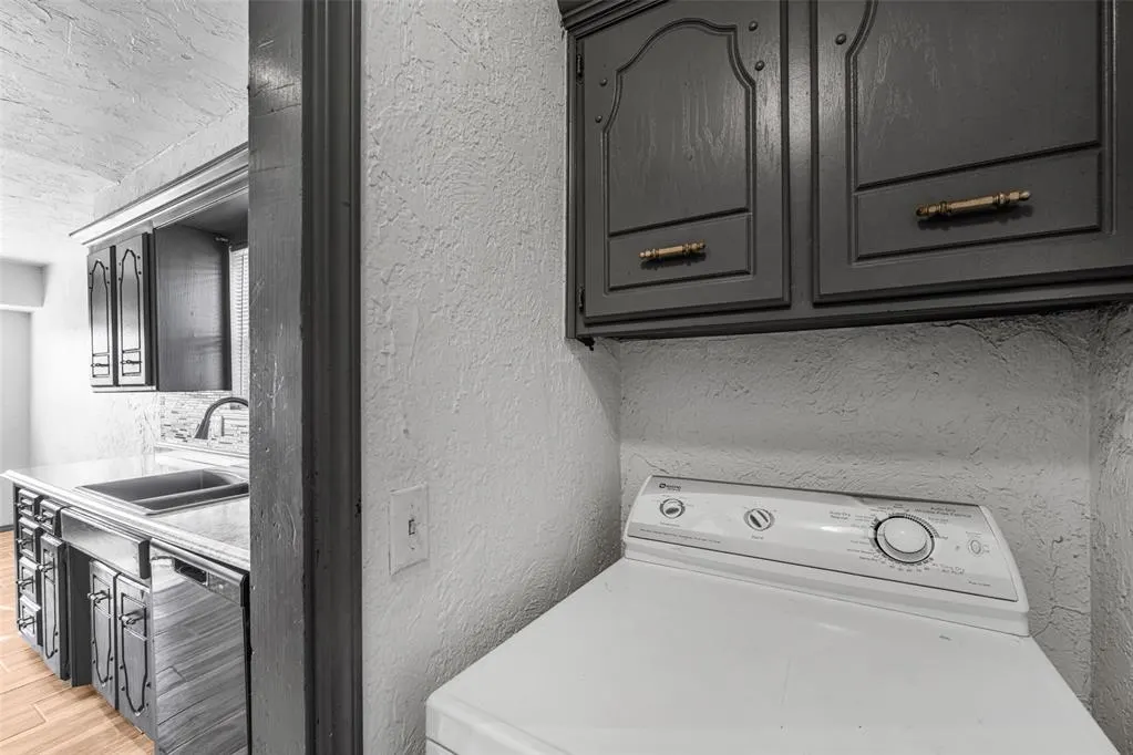 Photo 10 — 512 Wood Hollow Lane, Moore, OK 73160