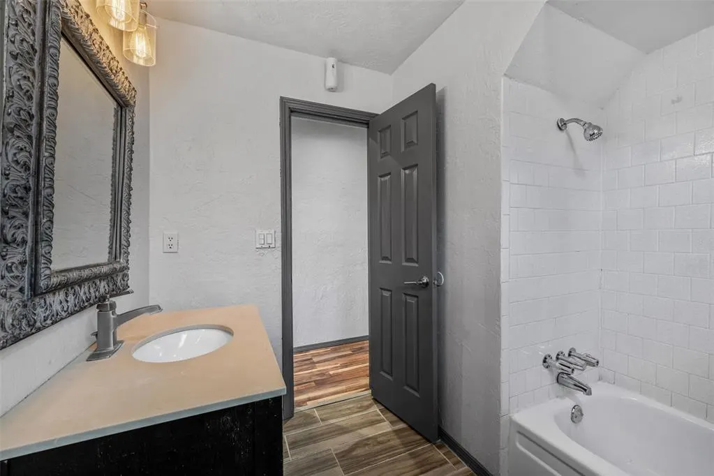 Photo 17 — 512 Wood Hollow Lane, Moore, OK 73160