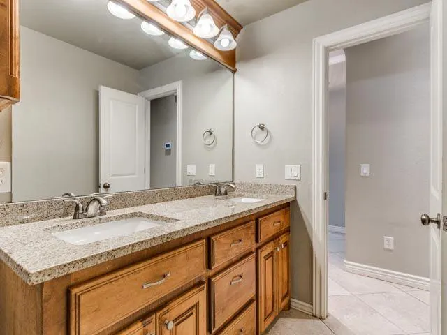 Photo 11 — 2632 SE 7th Street, Moore, OK 73160