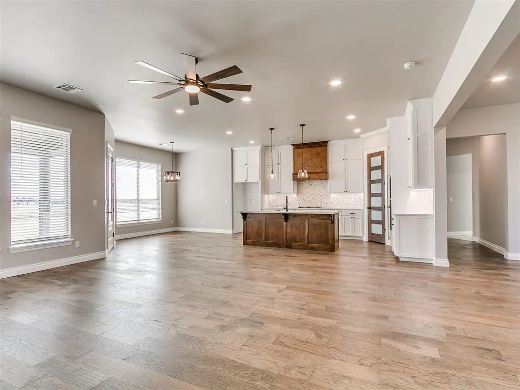 Photo 8 — 973 Hadley Lane, Tuttle, OK 73089