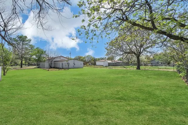Photo 8 — 705 E Cleveland Street, Mangum, OK 73554