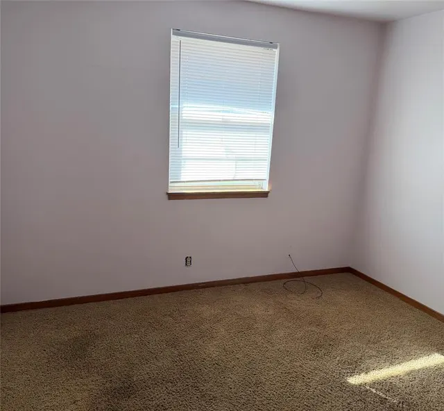 Photo 7 — 1125 Blackstone Avenue, Clinton, OK 73601