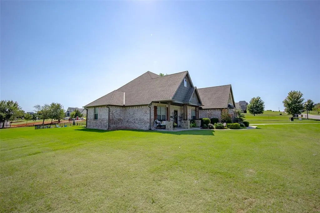 Photo 10 — 1626 High Ridge Drive, Blanchard, OK 73010