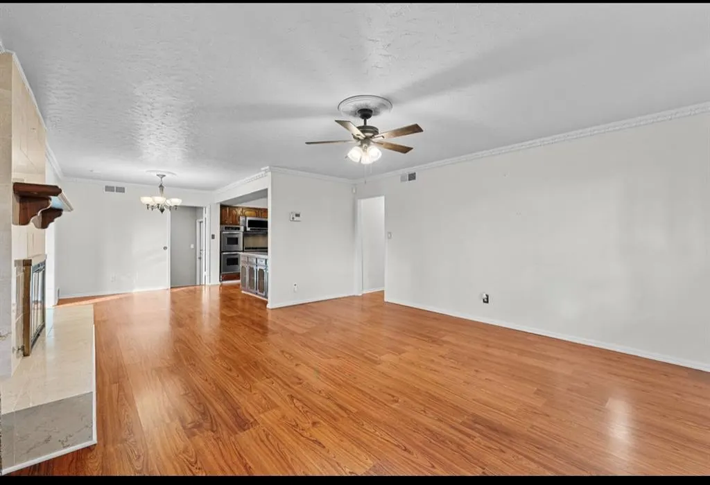 Photo 8 — 3211 Hilltop Road, Midwest City, OK 73110