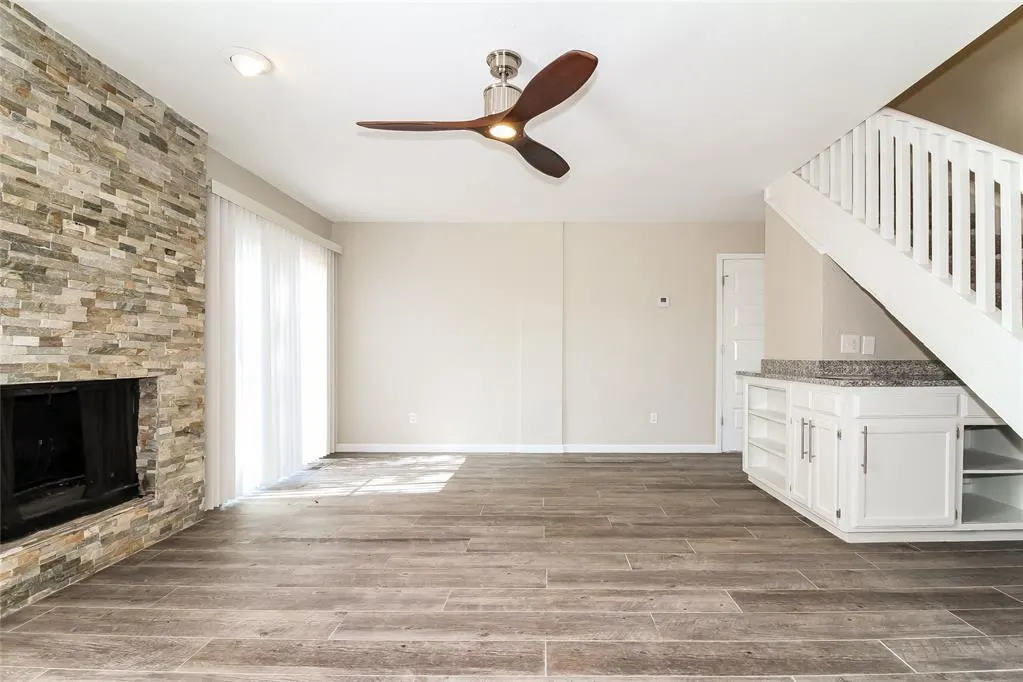 Photo 3 — 1102 Swan Lake Road, Edmond, OK 73003