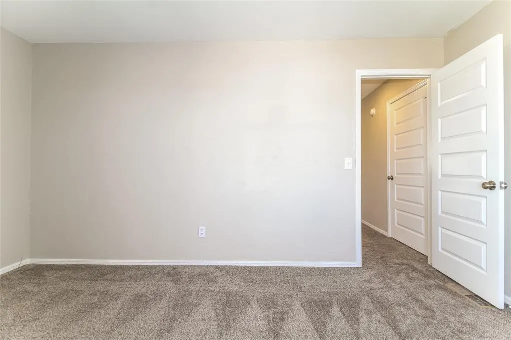 Photo 7 — 1102 Swan Lake Road, Edmond, OK 73003
