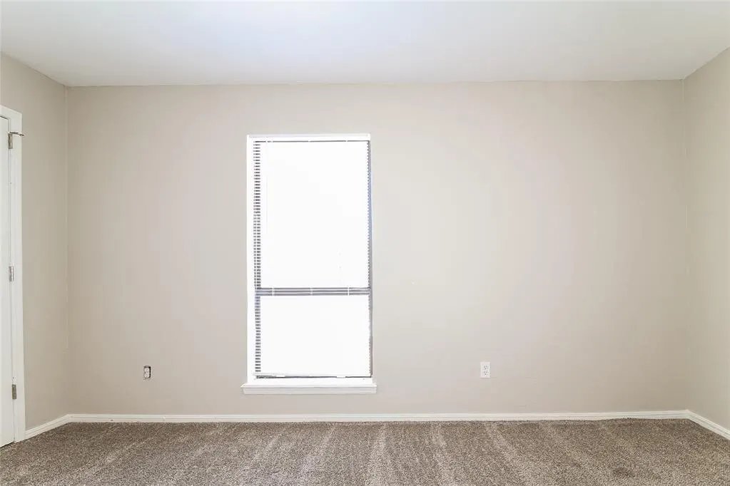 Photo 8 — 1102 Swan Lake Road, Edmond, OK 73003