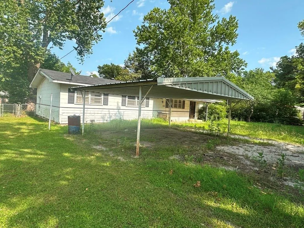 Photo 2 — 1912 US Highway 70a, Wilson, OK 73463