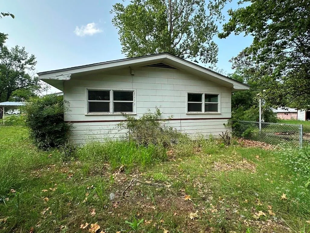 Photo 4 — 1912 US Highway 70a, Wilson, OK 73463