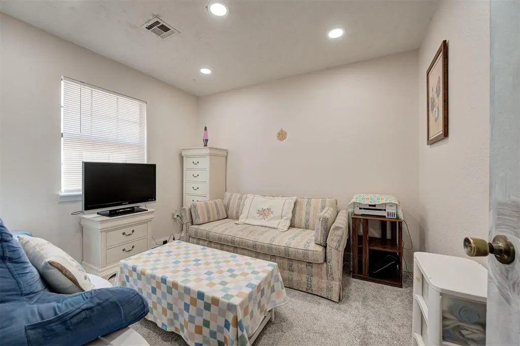 Photo 28 — 702 N 17th Street, Guthrie, OK 73044