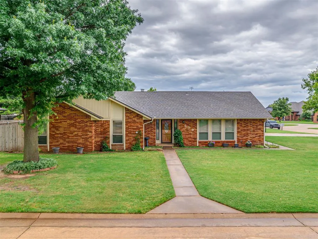 Photo 3 — 619 Hoehner Avenue, Okarche, OK 73762