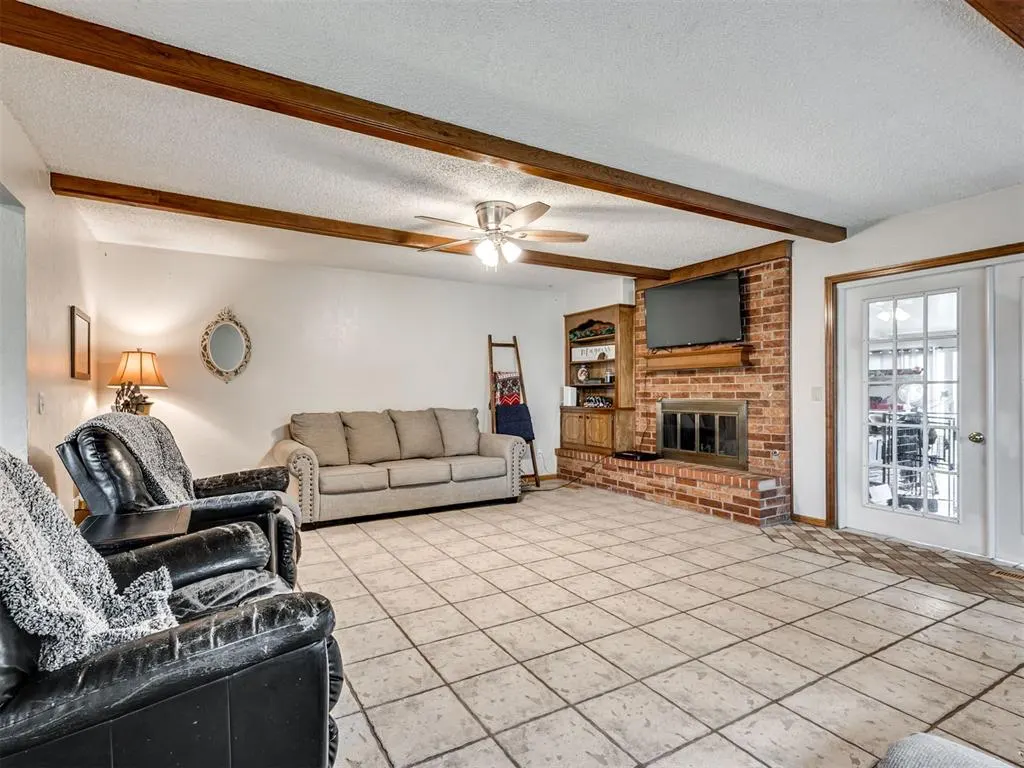 Photo 6 — 619 Hoehner Avenue, Okarche, OK 73762